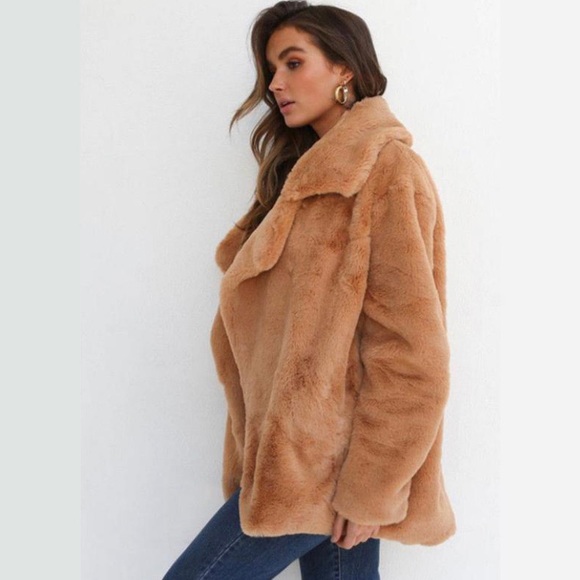 Coat Hoodied Long Sleeves - Picture 2 of 3